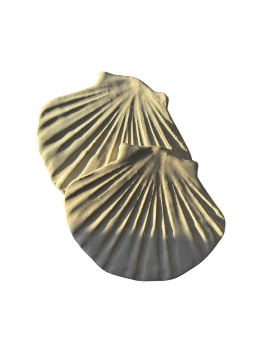 Zestaw 2 ceramicznych podstawek na łyżkę w kształcie muszli